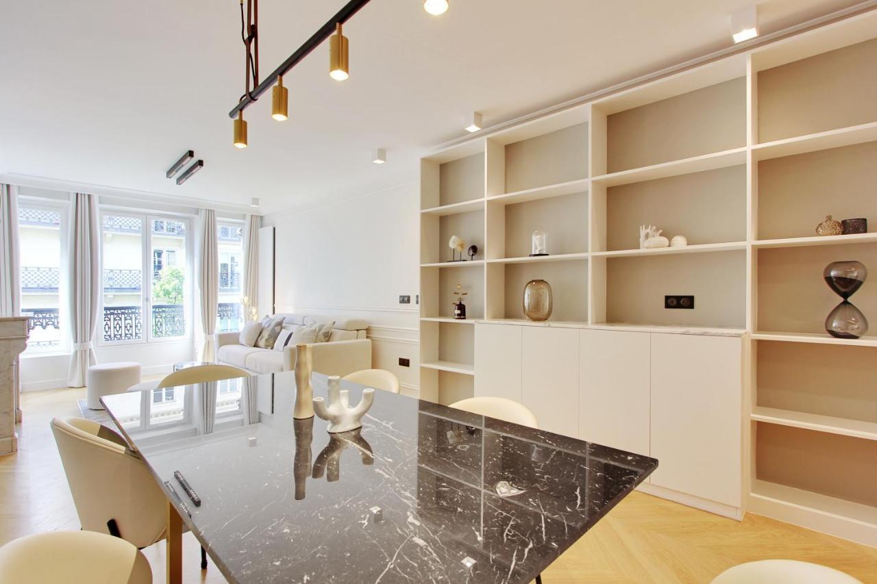 Stunning Apartment With View At The Very Heart Of Paris Exterior photo