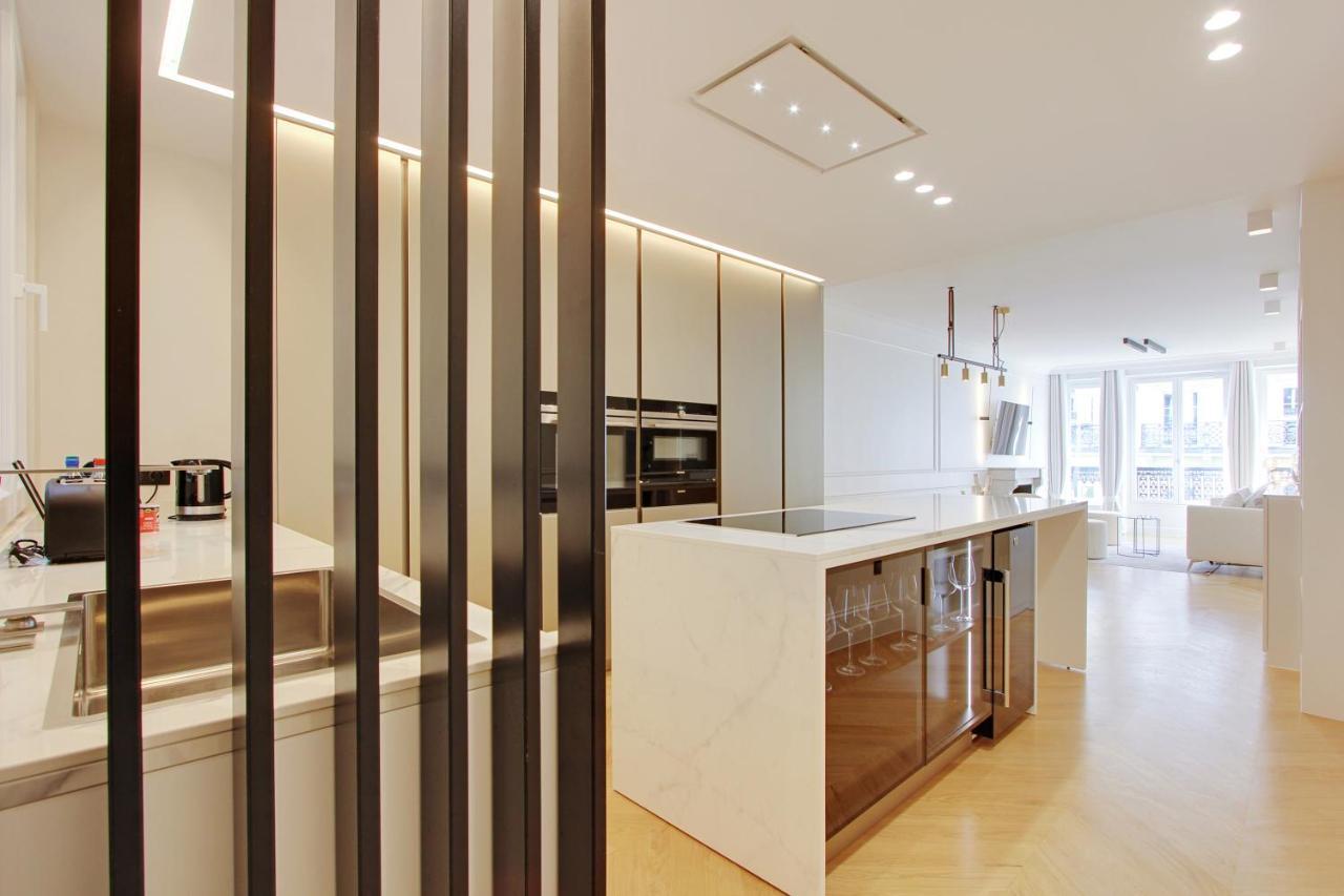 Stunning Apartment With View At The Very Heart Of Paris Exterior photo