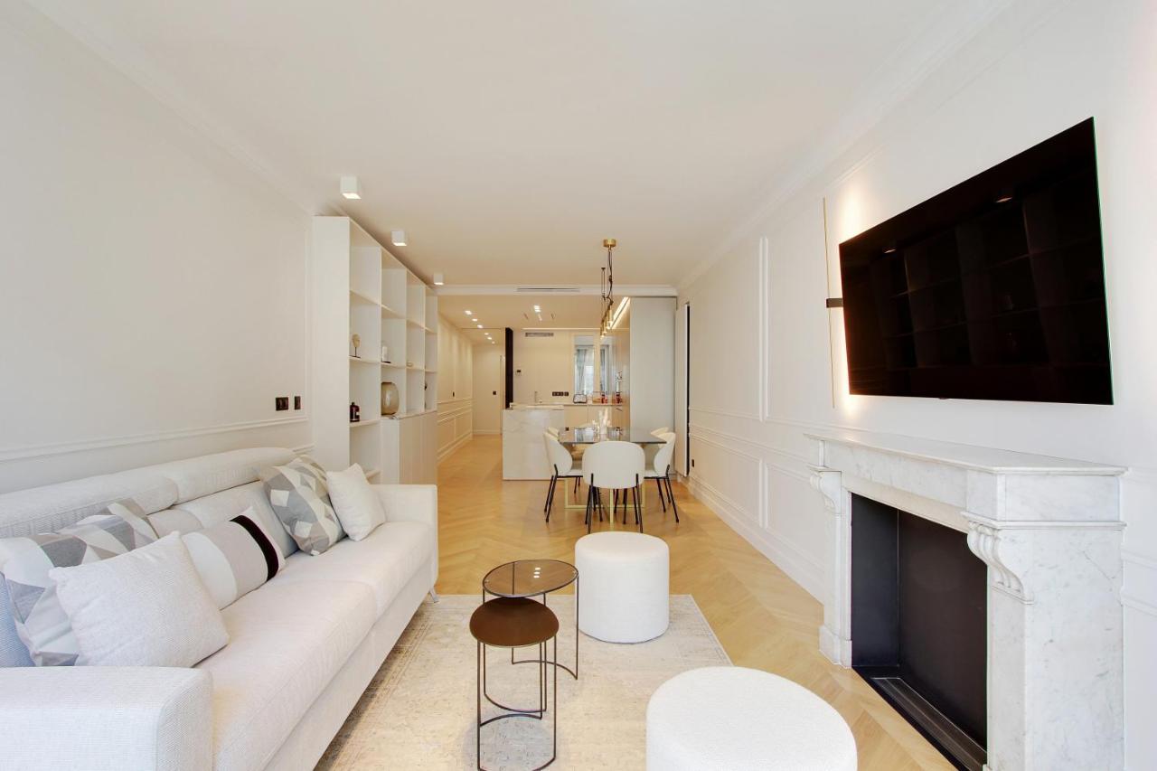 Stunning Apartment With View At The Very Heart Of Paris Exterior photo